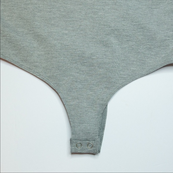 ✨Cold Shoulder Bodysuit✨ - Picture 4 of 5